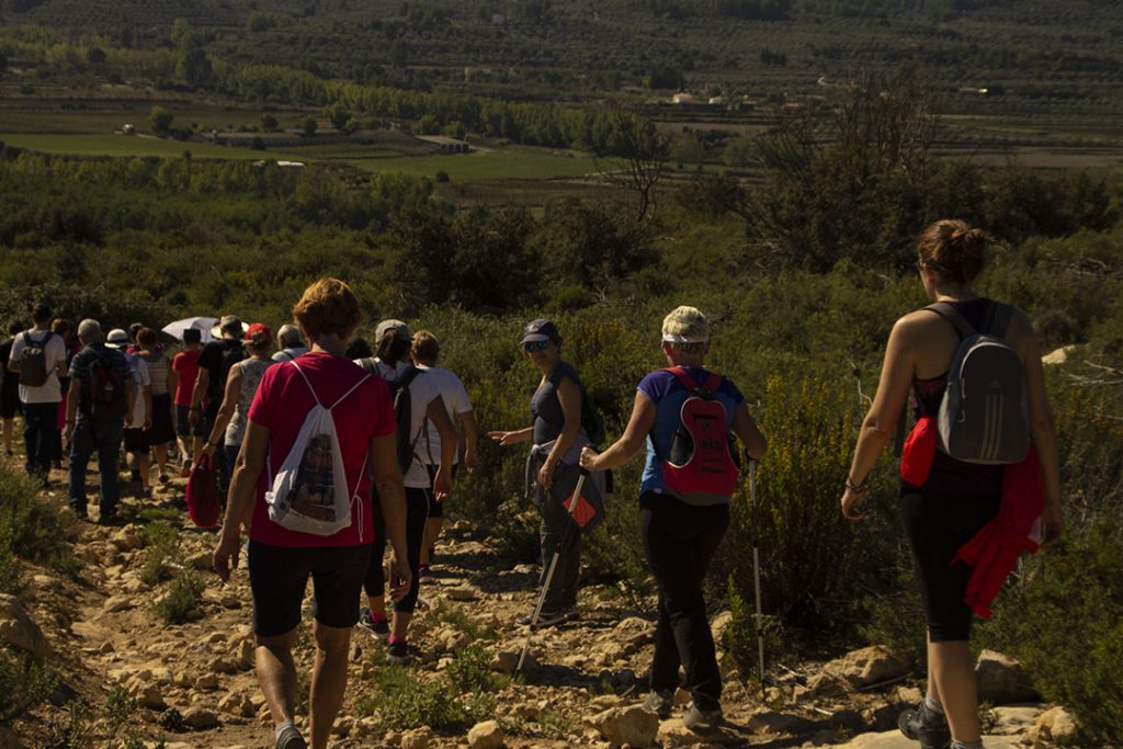 More than 40 people go through the Pantanet and the Cuevas de la Arena de Alfafara in the Vuelta a la Mariola